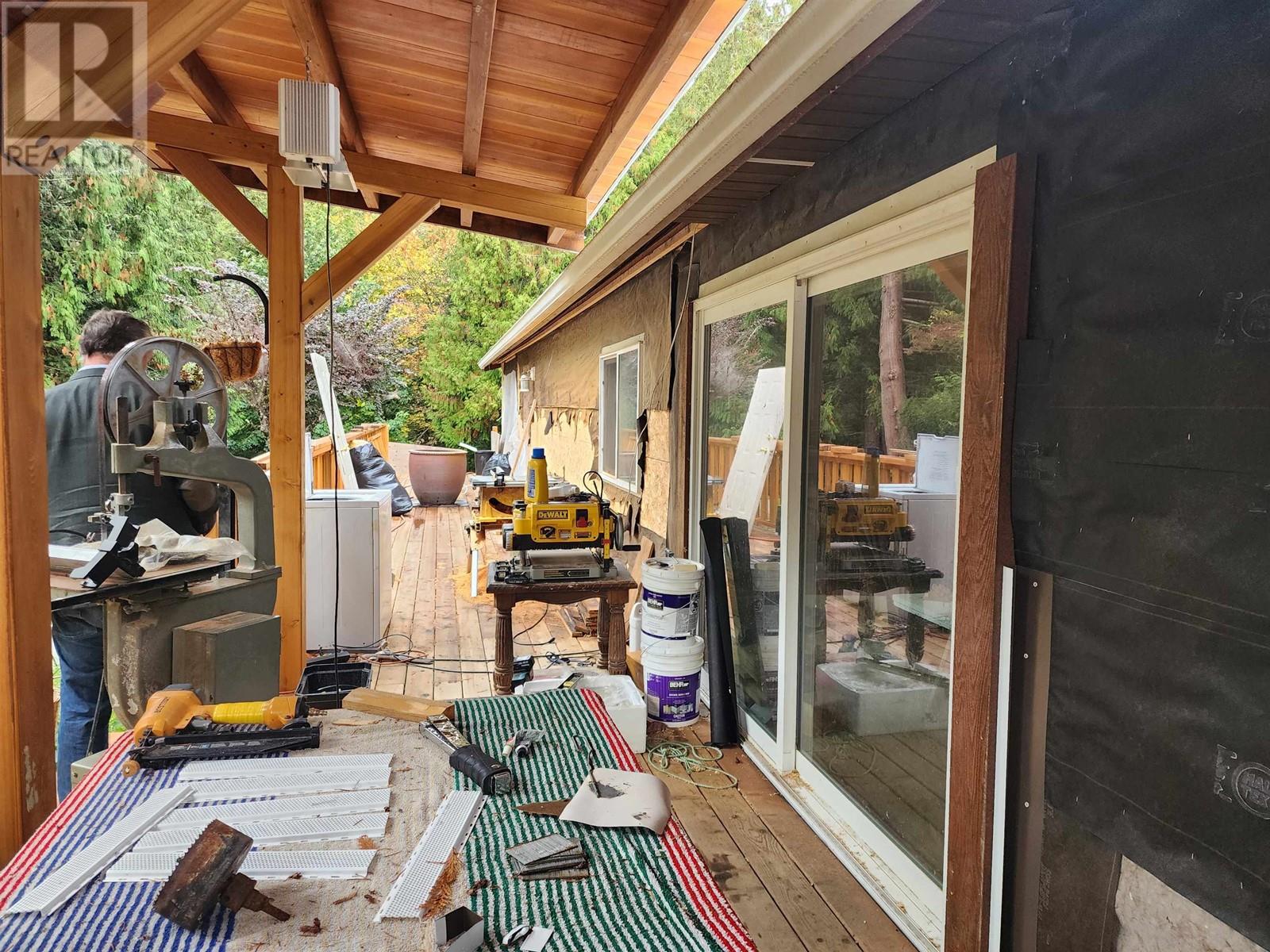 4517 Rondeview Road, Pender Harbour, British Columbia  V0N 2H1 - Photo 6 - R2832054