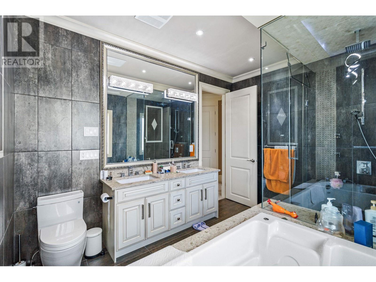 8600 Fairfax Crescent, Richmond, British Columbia  V7C 1Y1 - Photo 24 - R2832083