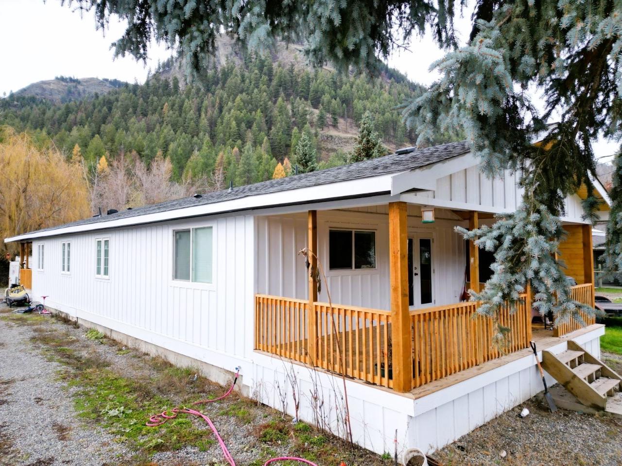 648 Central Avenue, Midway, British Columbia  V0H 1M0 - Photo 3 - 2473979