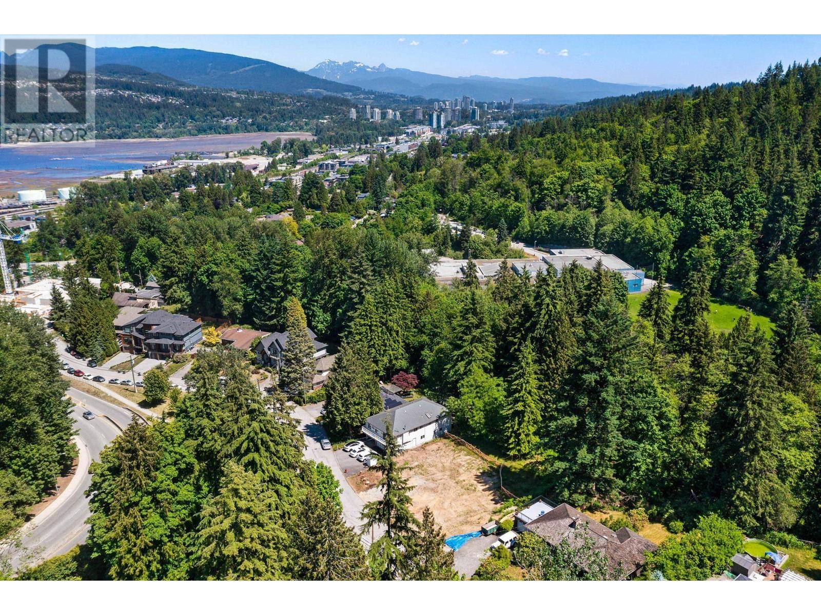 986 Seaforth Way, Port Moody, British Columbia  V3H 1P3 - Photo 28 - R2832336