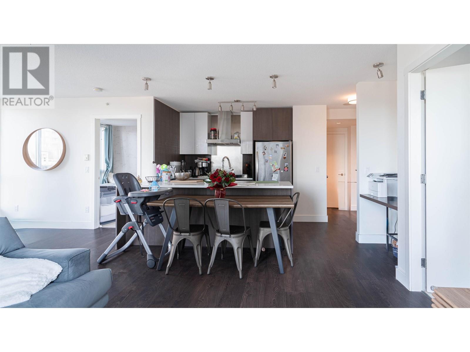 807 3007 Glen Drive, Coquitlam, British Columbia  V3B 0L8 - Photo 9 - R2832443