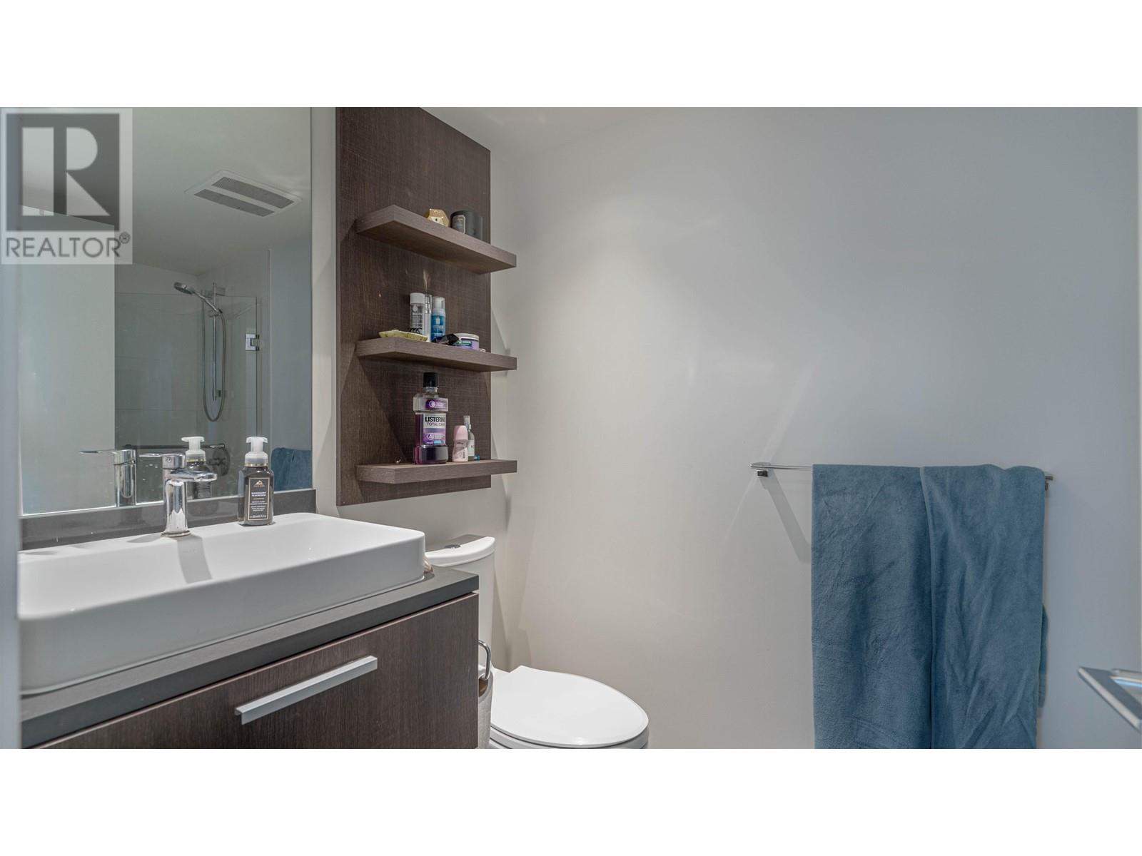 807 3007 Glen Drive, Coquitlam, British Columbia  V3B 0L8 - Photo 7 - R2832443