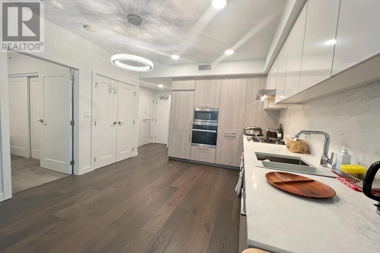 Listing Picture 8 of 15 : 706 3331 NO. 3 ROAD, Richmond / 烈治文 - 魯藝地產 Yvonne Lu Group - MLS Medallion Club Member