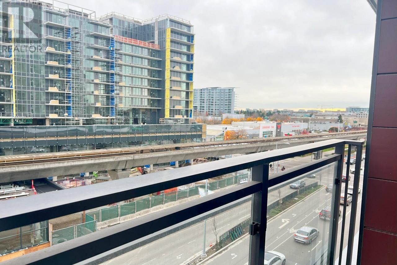 Listing Picture 9 of 15 : 706 3331 NO. 3 ROAD, Richmond / 烈治文 - 魯藝地產 Yvonne Lu Group - MLS Medallion Club Member