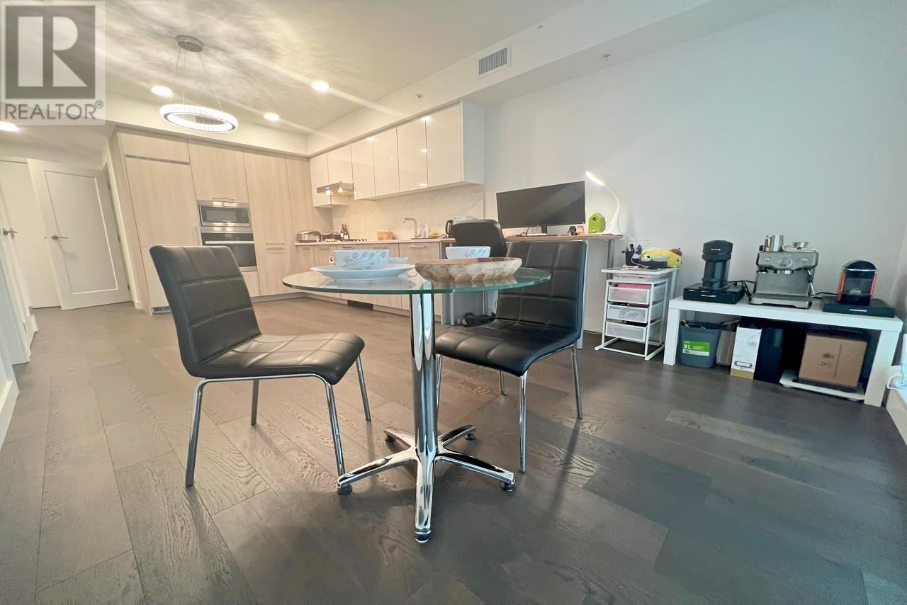 Listing Picture 7 of 15 : 706 3331 NO. 3 ROAD, Richmond / 烈治文 - 魯藝地產 Yvonne Lu Group - MLS Medallion Club Member