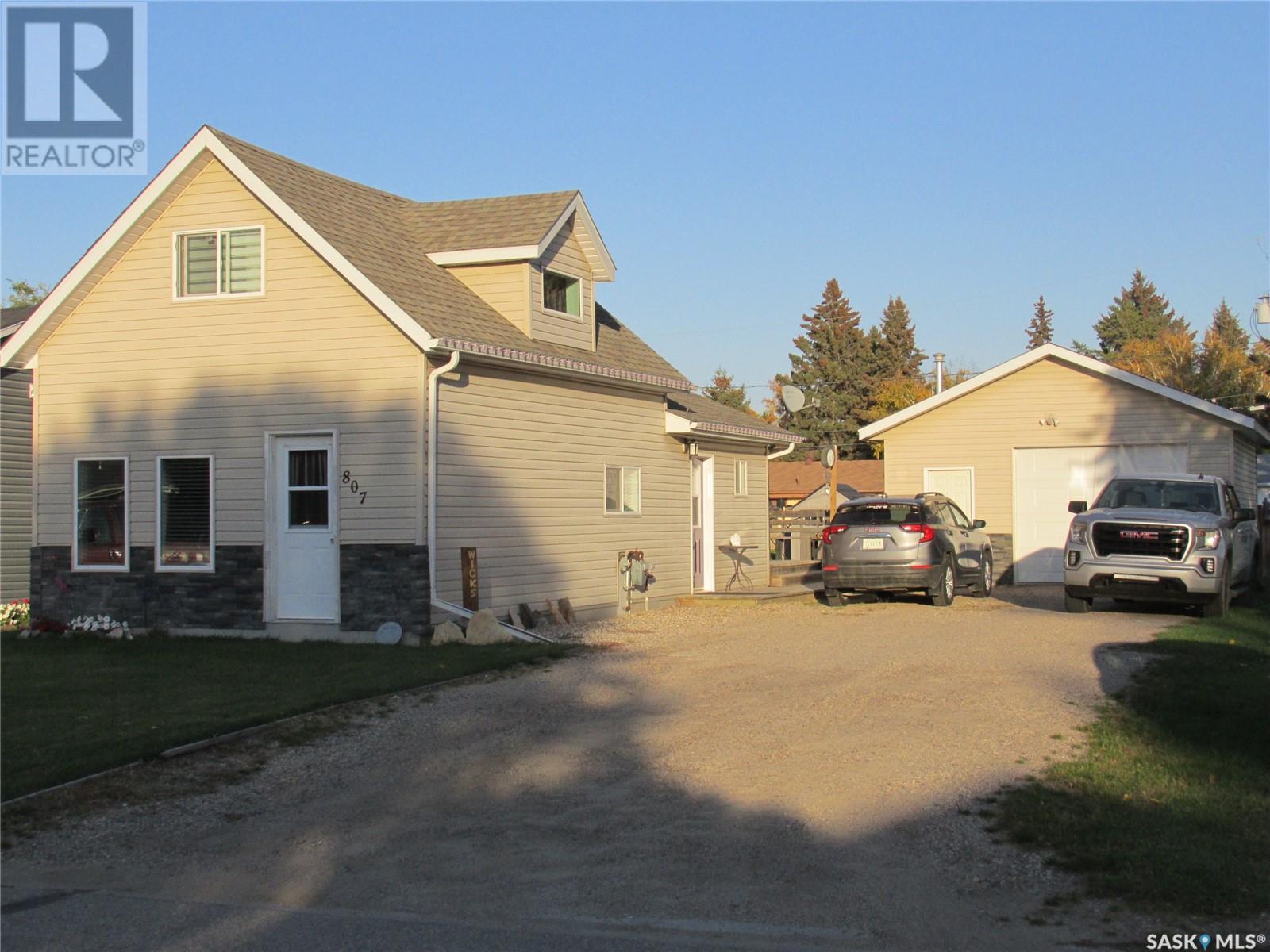 807 Centre STREET, nipawin, Saskatchewan