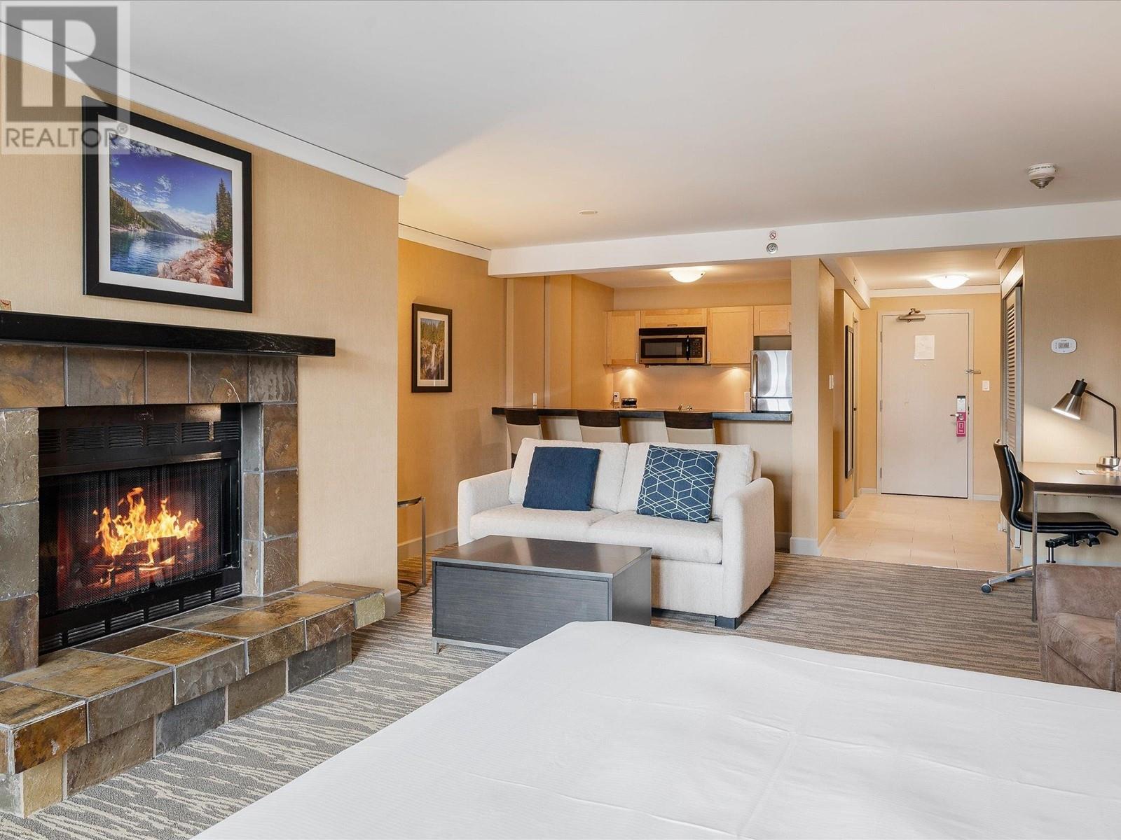725/727 4050 Whistler Way, Whistler, British Columbia  V8E 1H9 - Photo 1 - R2833023