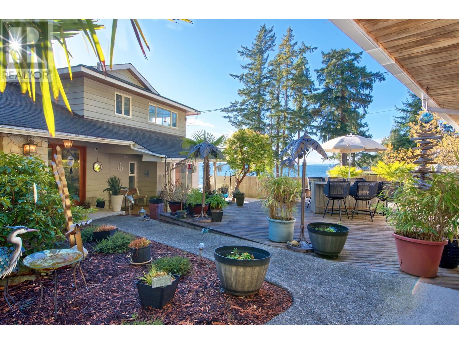 6437 Sunshine Coast Highway, Sechelt, British Columbia  V7Z 0N6 - Photo 4 - R2833093