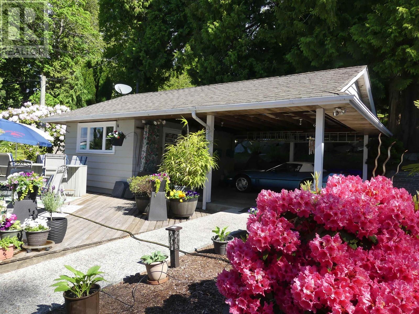 6437 Sunshine Coast Highway, Sechelt, British Columbia  V7Z 0N6 - Photo 5 - R2833093