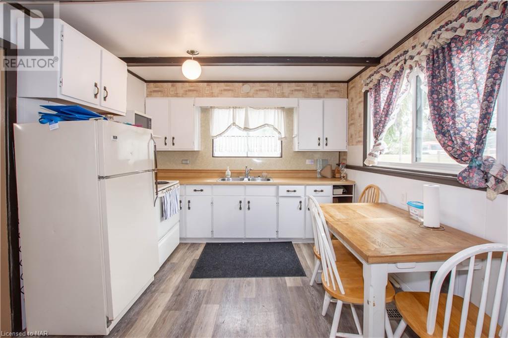 9208 Lundys Lane Lane, Niagara Falls, Ontario  L2H 0T5 - Photo 9 - 40493582