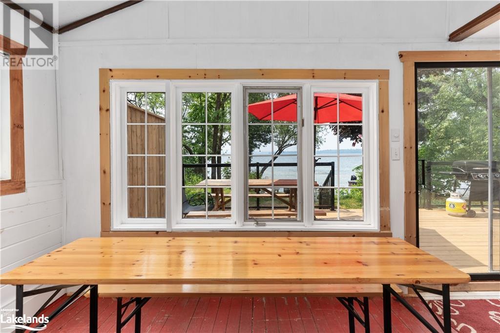 7150 Beach Drive, Washago, Ontario L0K 2B0 (26289761) Bay