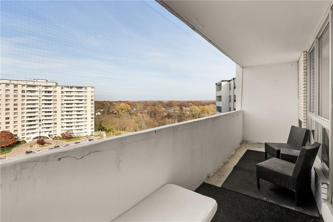 35 Towering Heights Boulevard, Unit #1009, St. Catharines, Ontario  L2T 3G7 - Photo 8 - H4180239