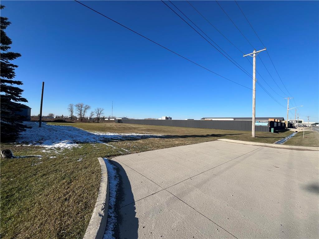 40 Industrial Road, Steinbach, Manitoba  R5G 1W9 - Photo 0 - 202330612