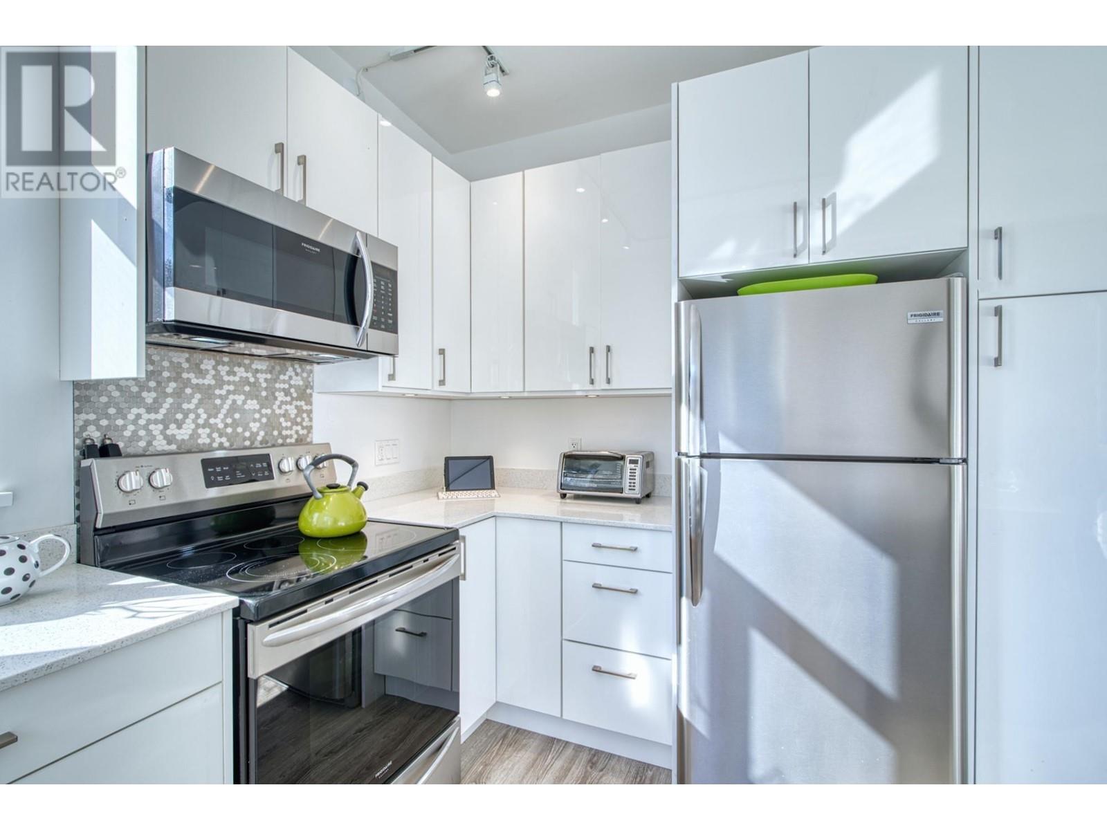 73 4496 Sunshine Coast Highway, Sechelt, British Columbia  V7Z 0C3 - Photo 11 - R2833238