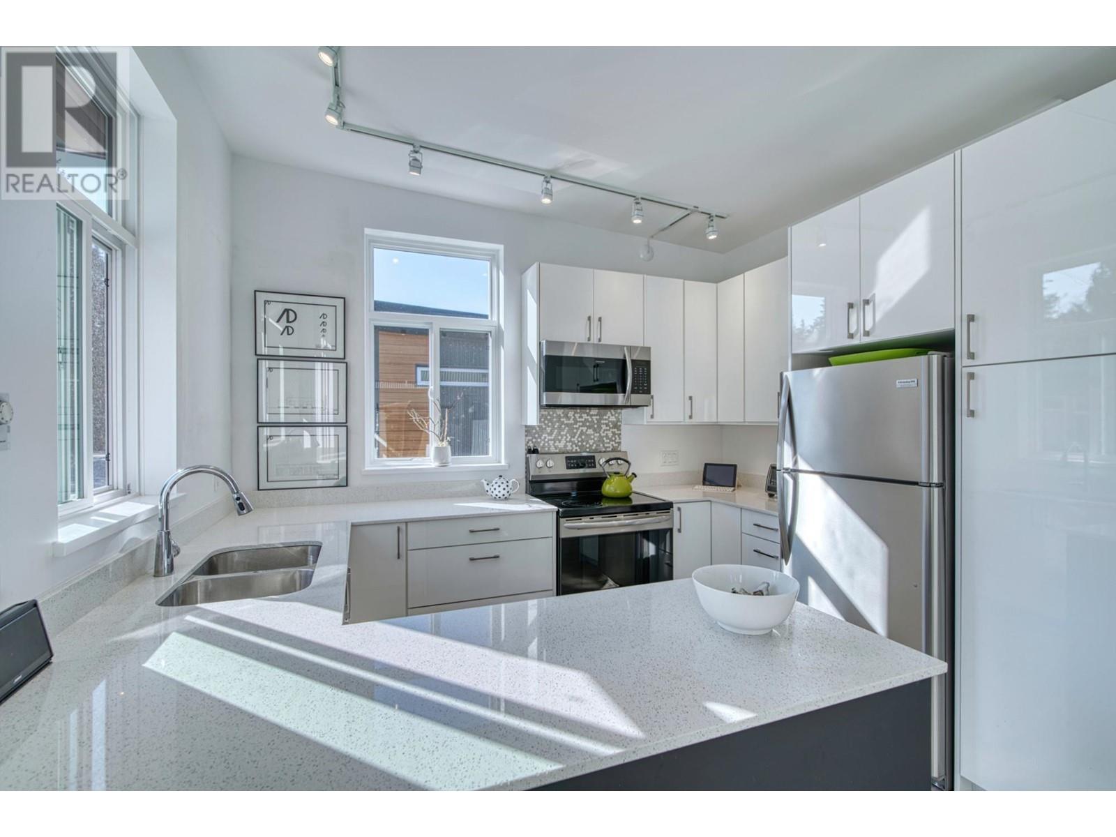 73 4496 Sunshine Coast Highway, Sechelt, British Columbia  V7Z 0C3 - Photo 10 - R2833238