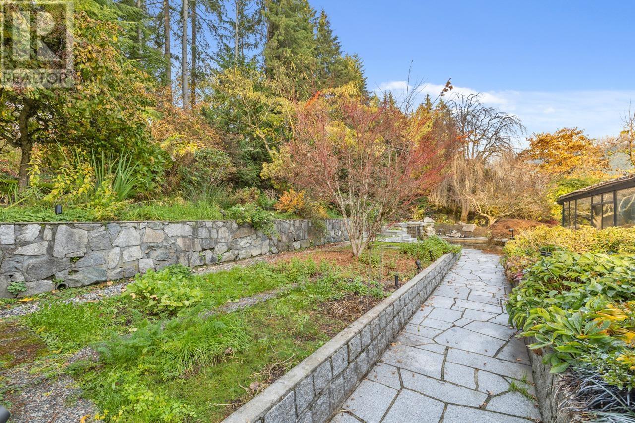 242 Onslow Place, West Vancouver, British Columbia  V7S 1K5 - Photo 35 - R2833389