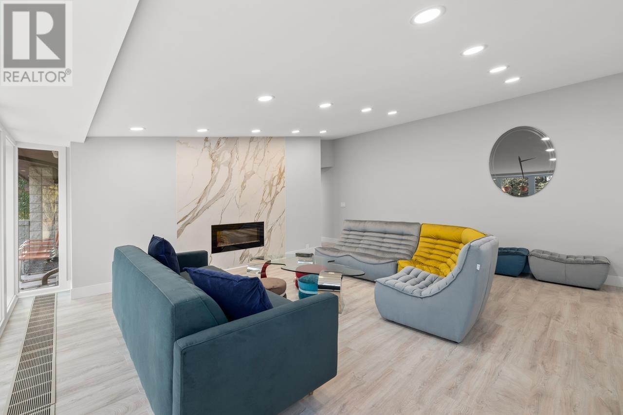 242 Onslow Place, West Vancouver, British Columbia  V7S 1K5 - Photo 6 - R2833389