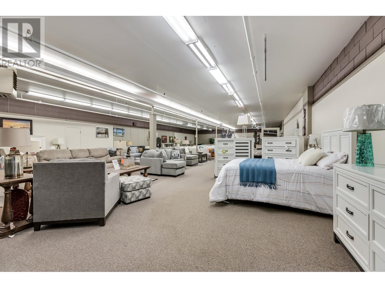 22390 Lougheed Highway, Maple Ridge, British Columbia  V2X 2T4 - Photo 16 - C8055800