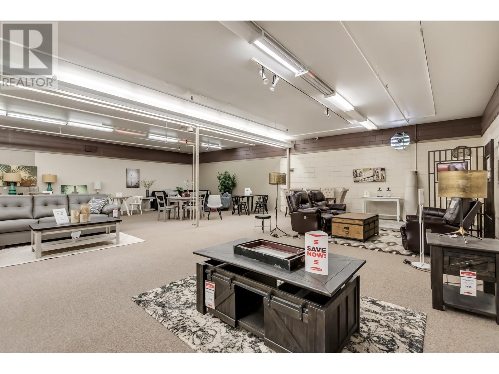 22390 Lougheed Highway, Maple Ridge, British Columbia  V2X 2T4 - Photo 17 - C8055800