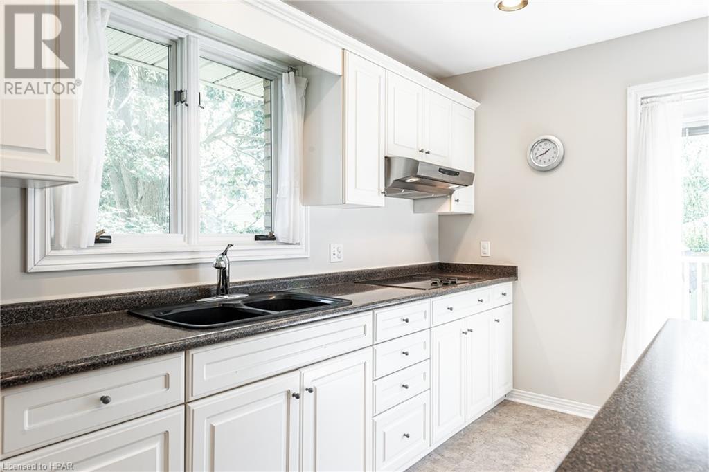 289 Douglas Street, Stratford, Ontario  N5A 5R1 - Photo 16 - 40483360