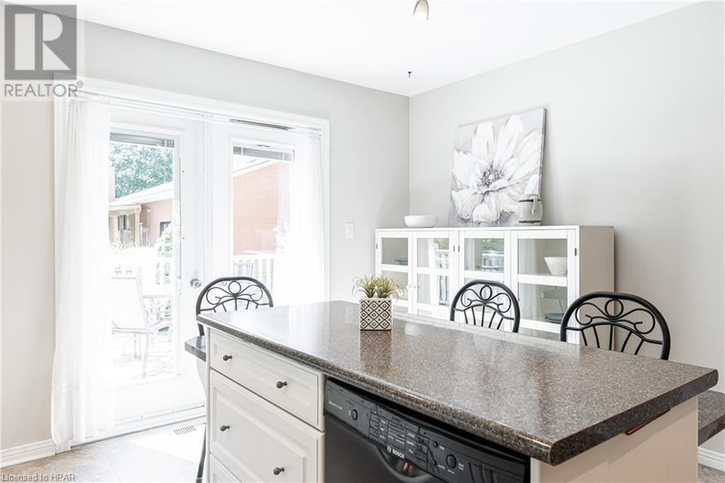 289 Douglas Street, Stratford, Ontario  N5A 5R1 - Photo 17 - 40483360