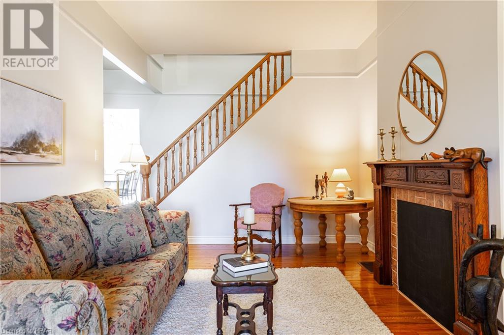 289 Douglas Street, Stratford, Ontario  N5A 5R1 - Photo 7 - 40483360