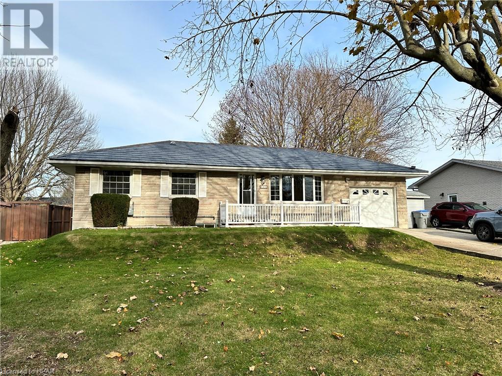 225 Jones Street, Goderich, Ontario N7A 3B7 (26298296) Coldwell