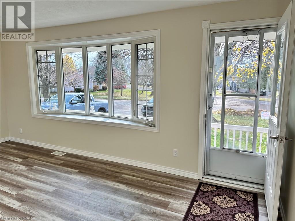 225 Jones Street, Goderich, Ontario N7A 3B7 (26298296) Coldwell