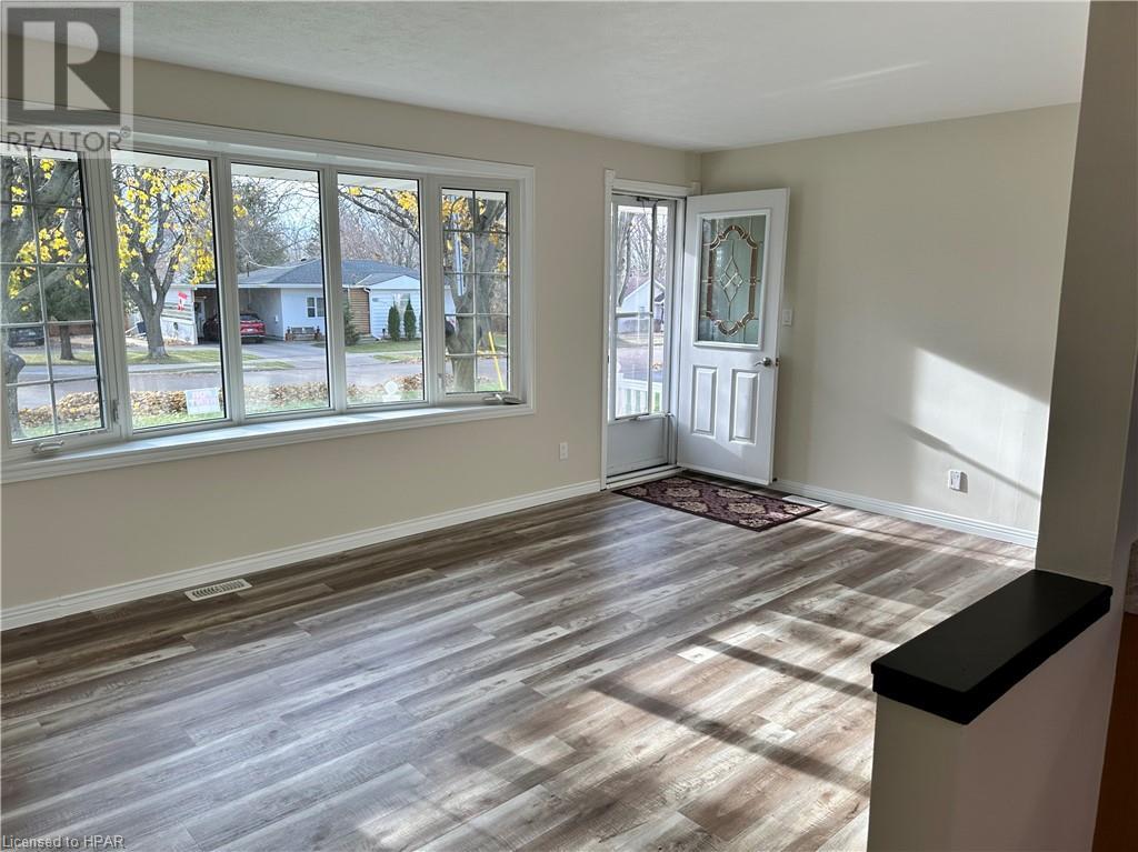 225 Jones Street, Goderich, Ontario N7A 3B7 (26298296) Coldwell