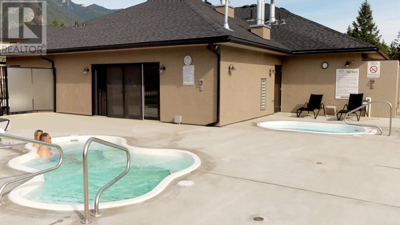 400 BIGHORN BOULEVARD Unit# 415 G Radium Hot Springs