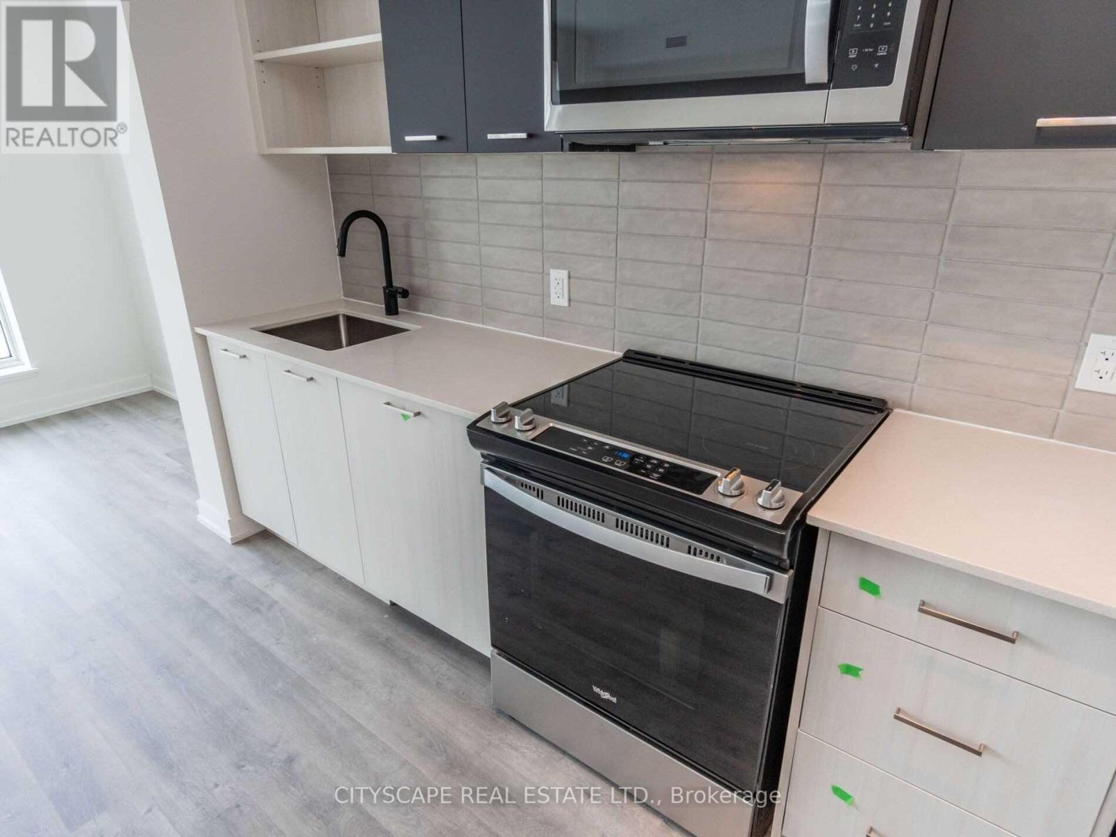 #722 -2300 St Clair Ave W, Toronto, Ontario  M6N 1K8 - Photo 9 - W7315324