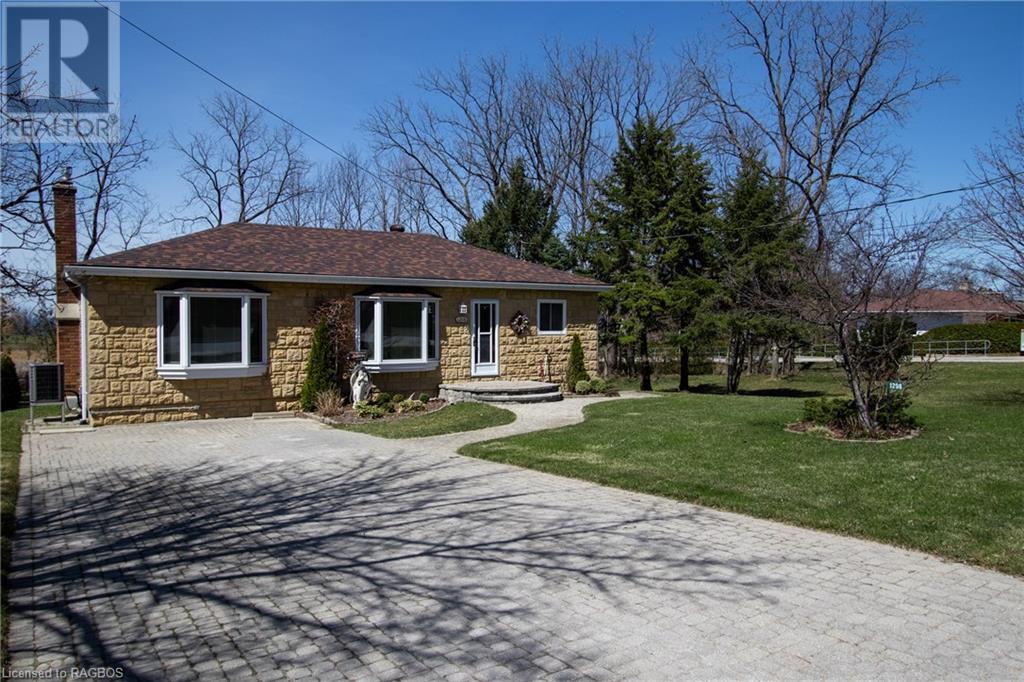 1208 Queen Street, Kincardine Twp, Ontario N2Z 1G8 (26301793) Ron