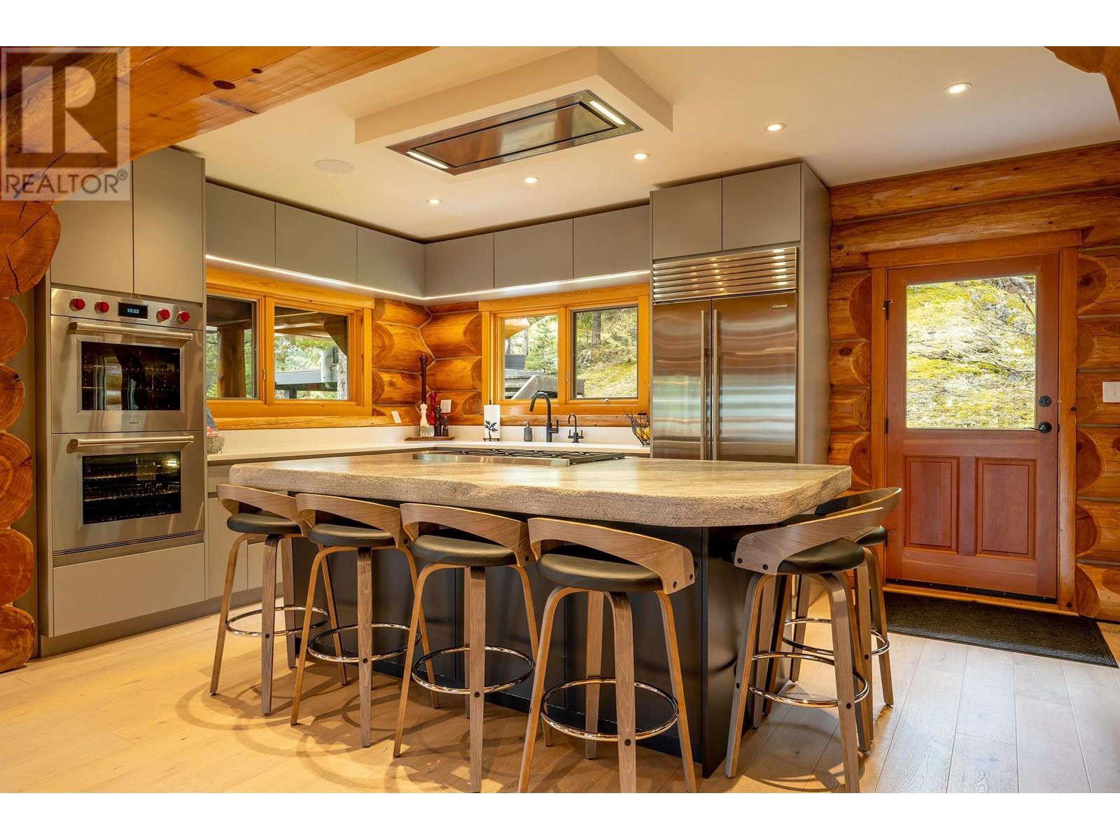 3526 Falcon Lane, Whistler, British Columbia  V8E 0B9 - Photo 13 - R2834134