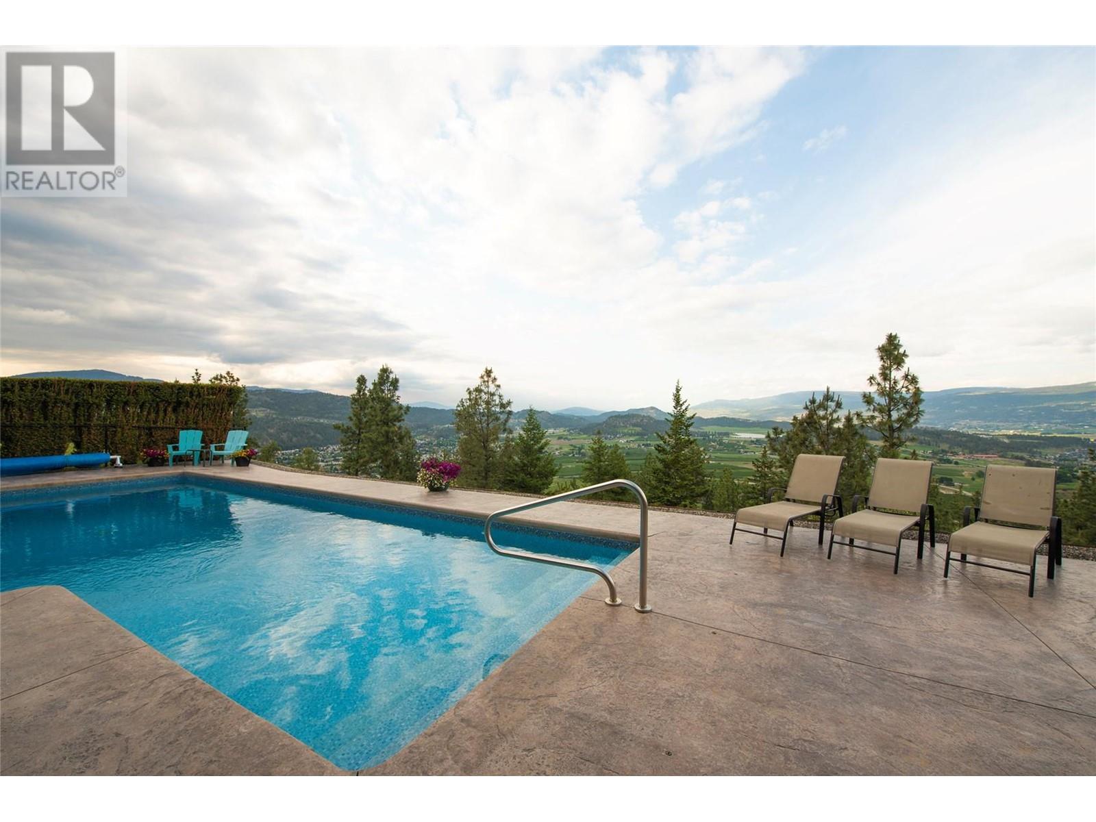 2567 Selkirk Drive Kelowna