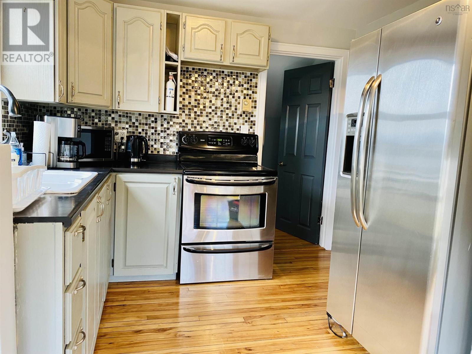 170 Ochterloney Street, Dartmouth, Nova Scotia  B2Y 1E1 - Photo 6 - 202323318