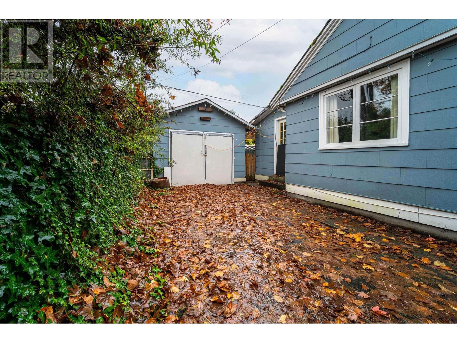 816 Westwood Street, Coquitlam, British Columbia  V3C 3L2 - Photo 8 - R2834314