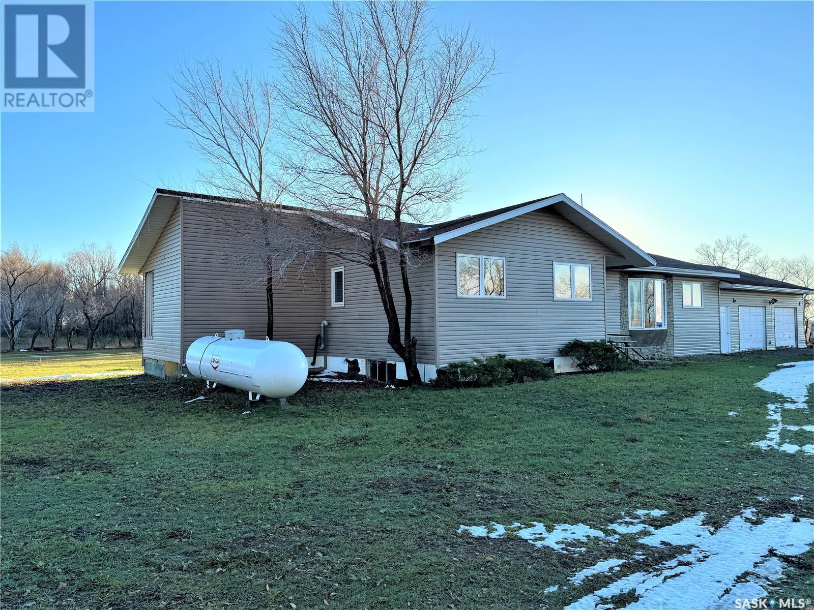 Lacoste Acreage, Estevan Rm No. 5, Saskatchewan  S4A 0R4 - Photo 12 - SK952450