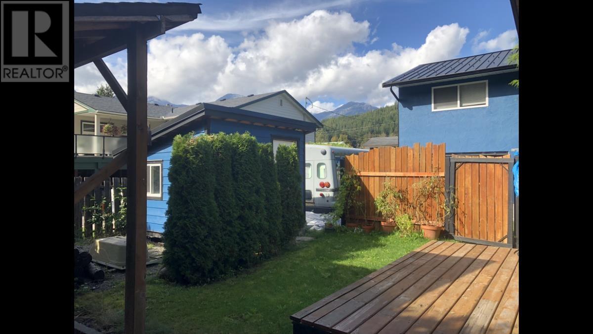 38320 Fir Street, Squamish, British Columbia  V8B 0W8 - Photo 3 - R2834514