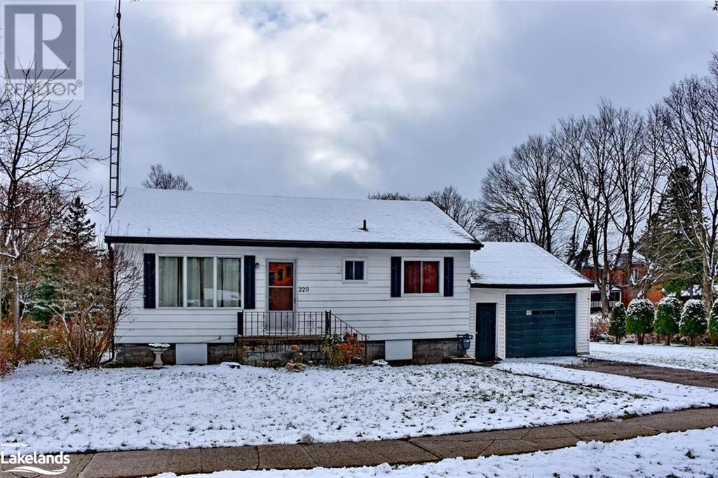 229 William Street, Stayner, Ontario L0M 1S0 (26309967) Bay
