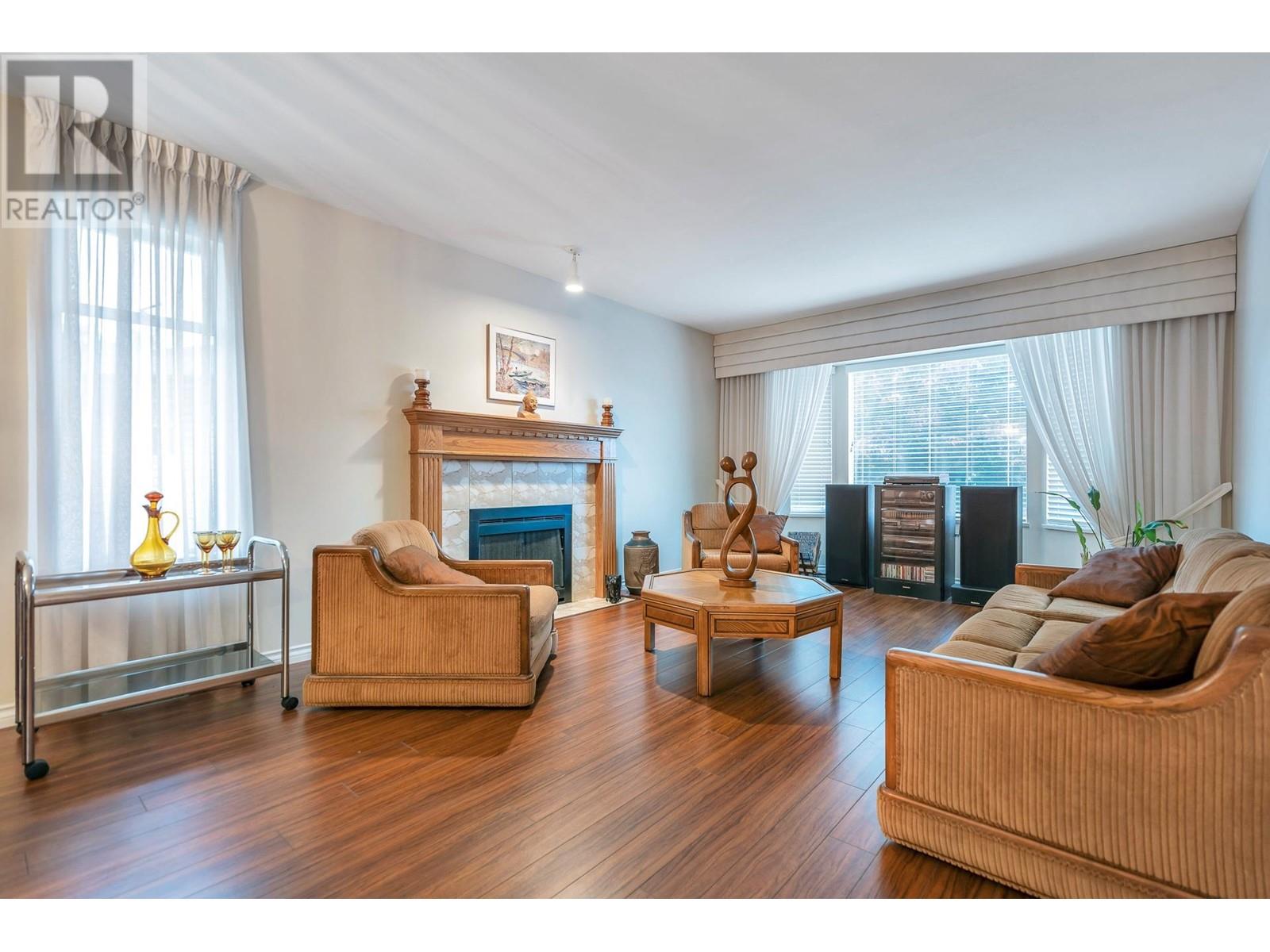 625 Pender Place, Port Coquitlam, British Columbia  V3B 7M2 - Photo 3 - R2834610