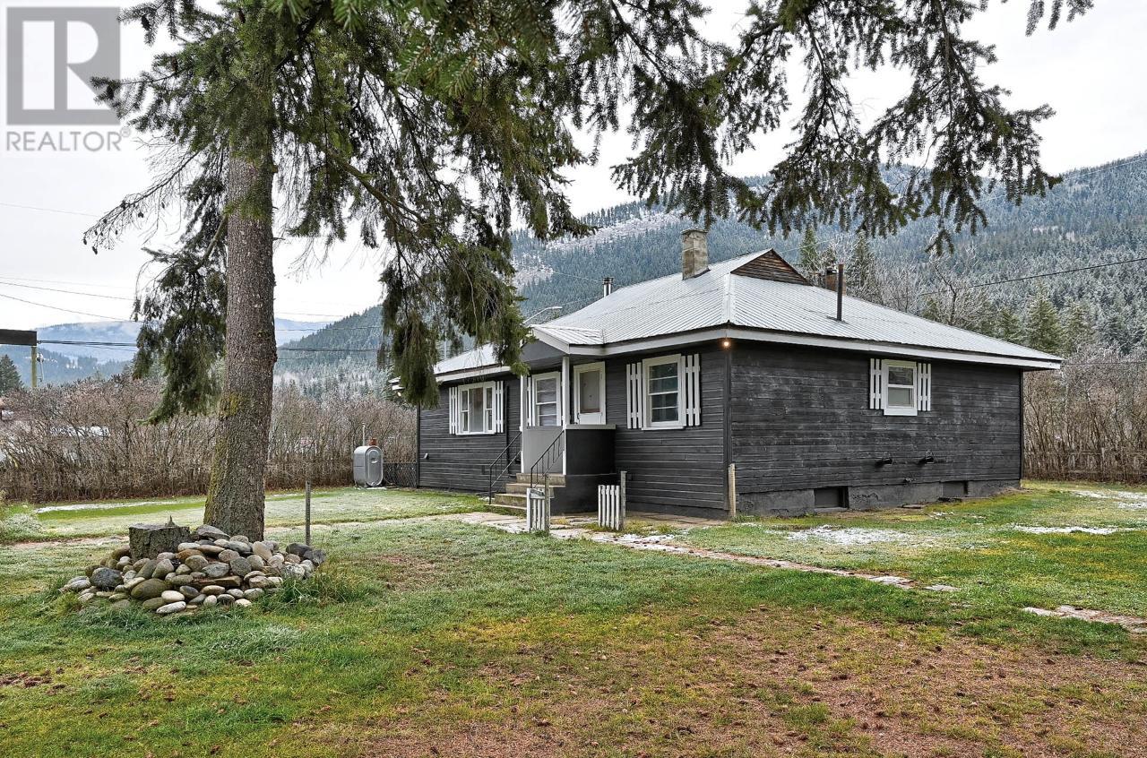 381 Vavenby Bridge Rd, Clearwater, British Columbia   - Photo 26 - 175886