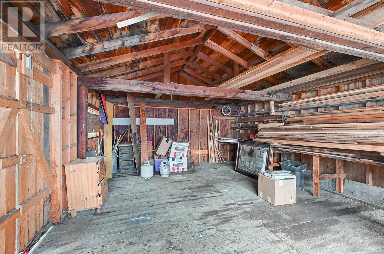 381 Vavenby Bridge Rd, Clearwater, British Columbia   - Photo 37 - 175886