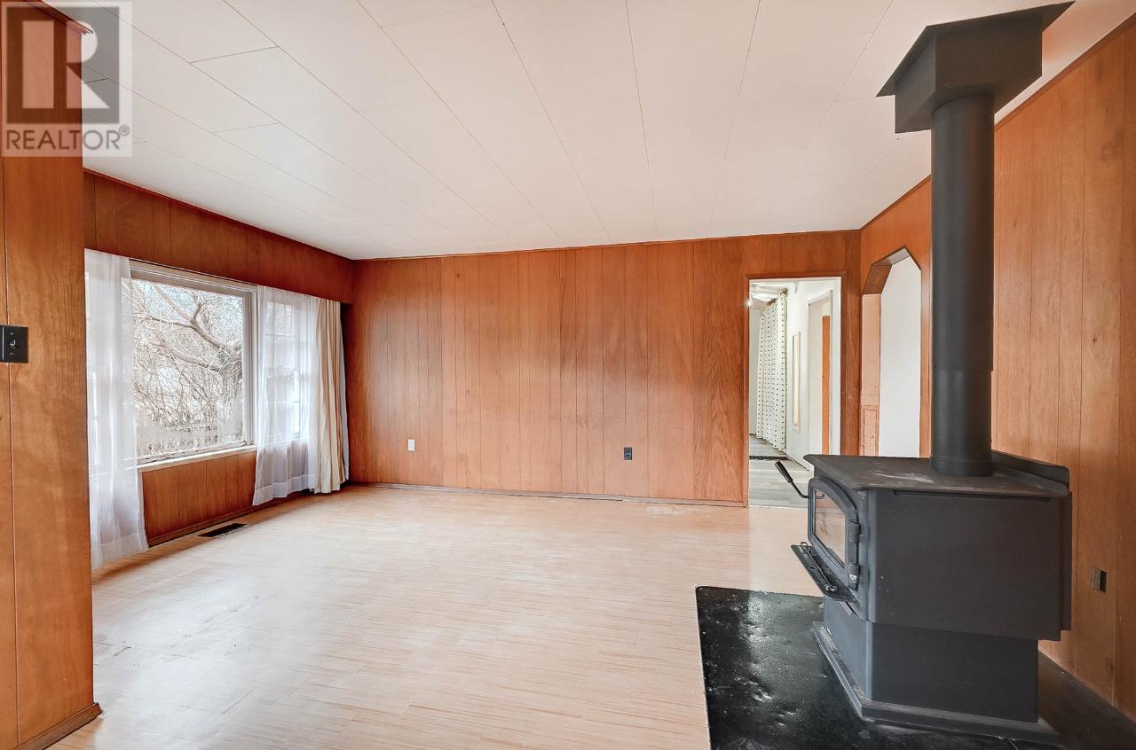 381 Vavenby Bridge Rd, Clearwater, British Columbia   - Photo 8 - 175886