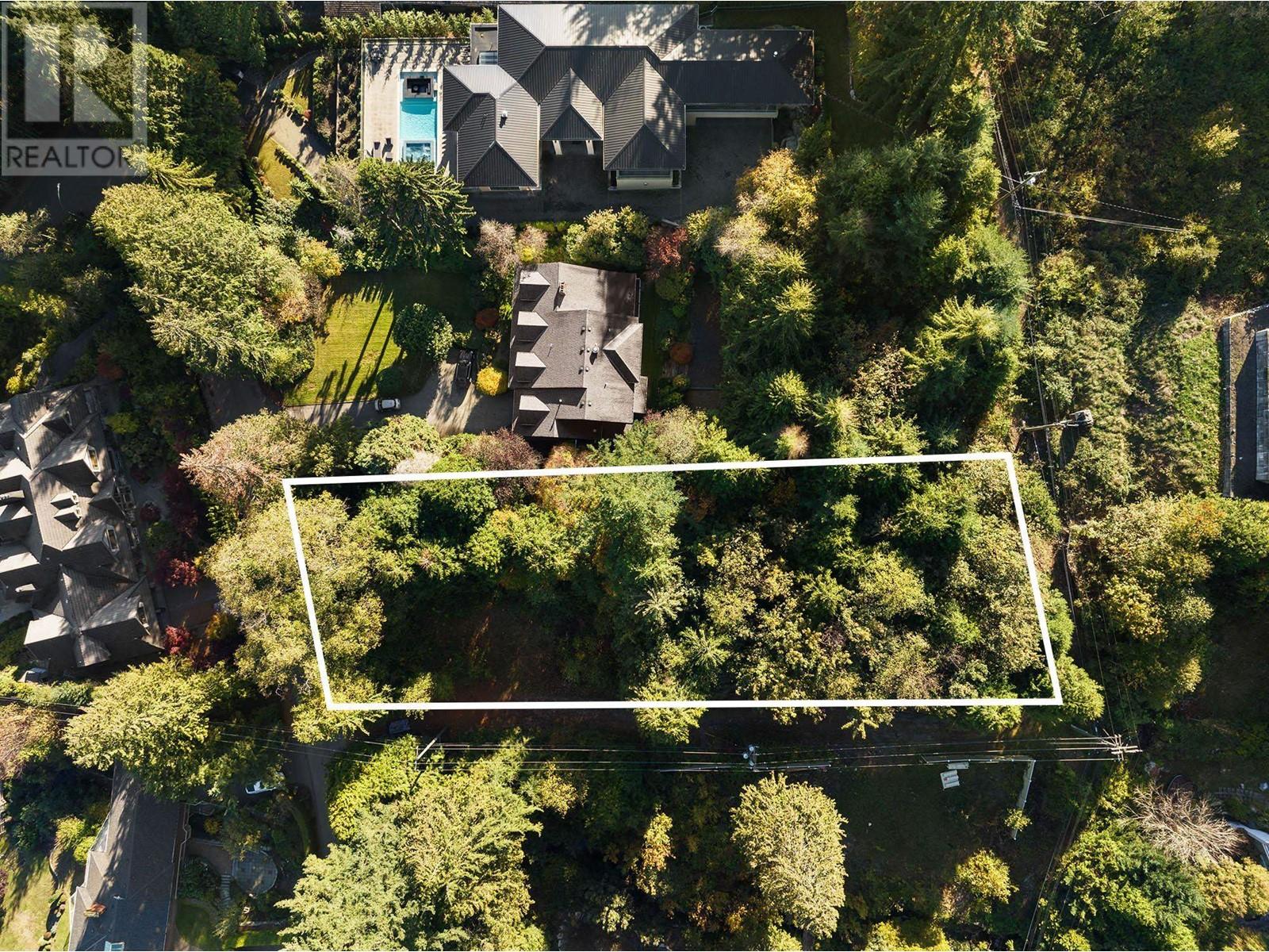 575 Robin Hood Road, West Vancouver, British Columbia  V7S 1T4 - Photo 2 - R2834938