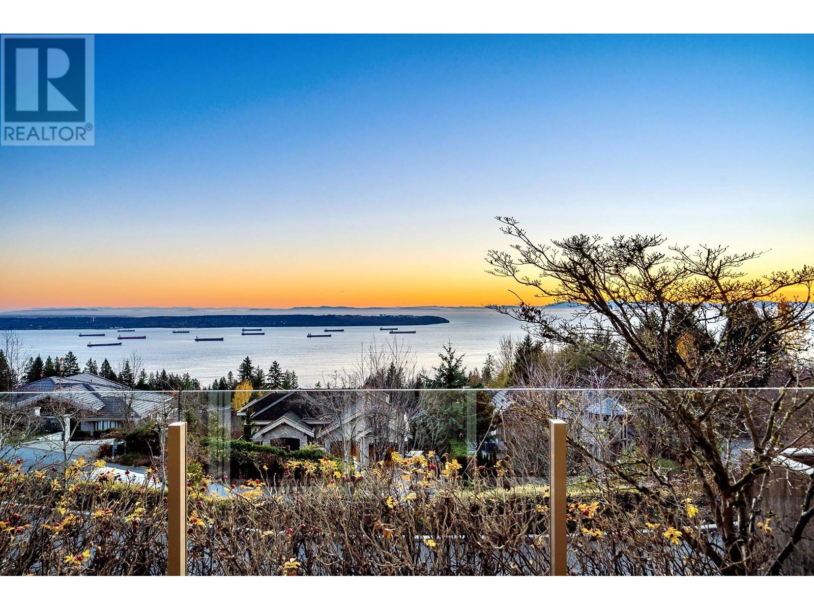 102 2575 Garden Court, West Vancouver, British Columbia  V7S 0A2 - Photo 34 - R2834939