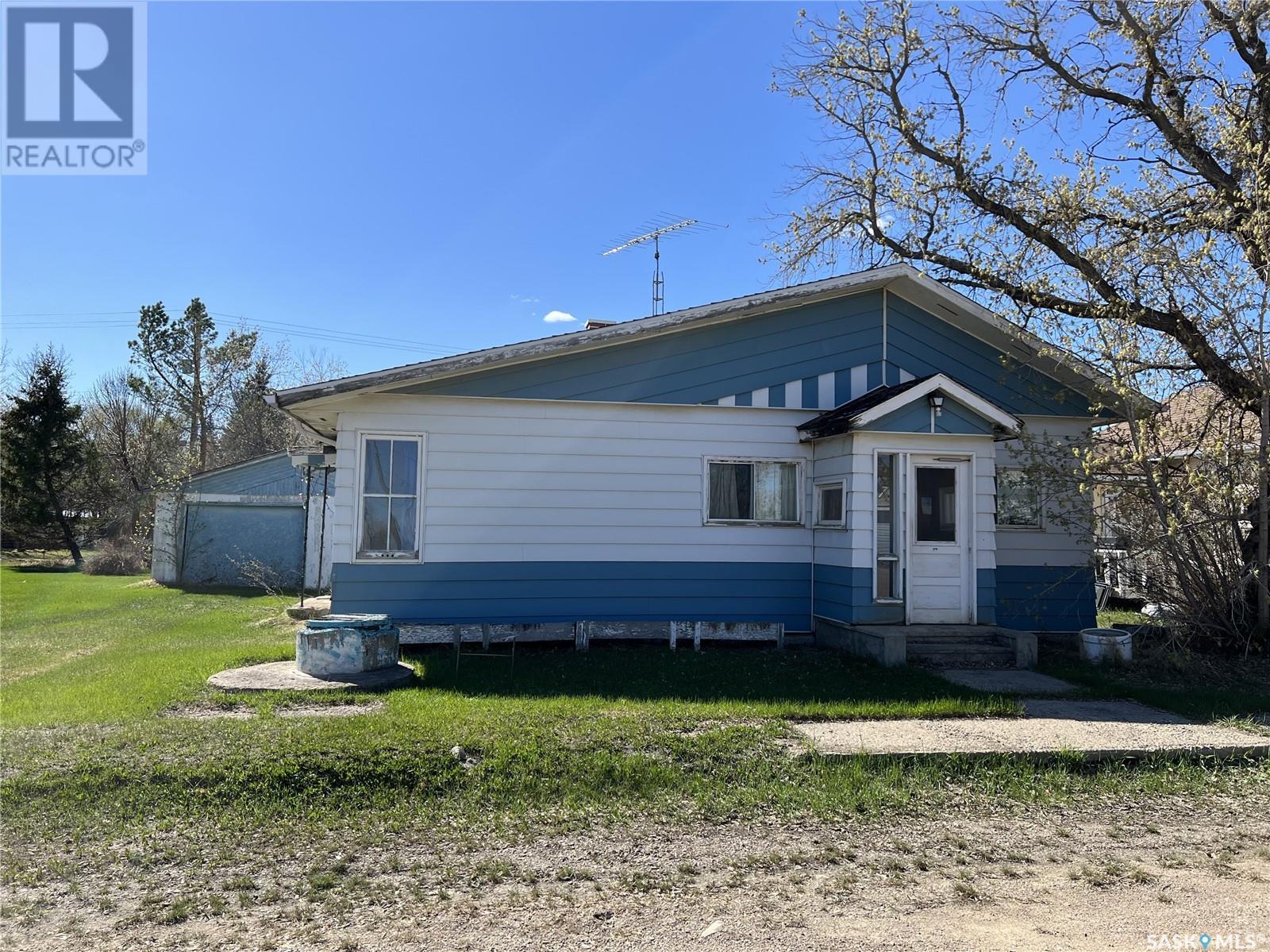 108 Church Avenue, Makwa, Saskatchewan  S0M 1N0 - Photo 1 - SK952635