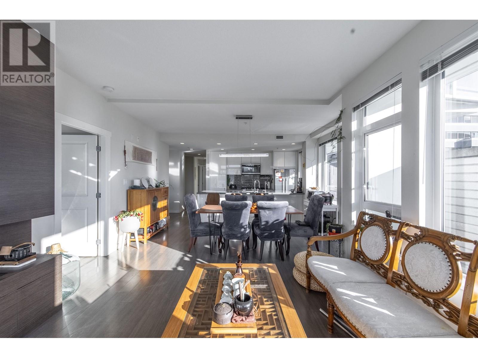 Listing Picture 9 of 15 : 124 255 W 1ST STREET, Vancouver / 溫哥華 - 魯藝地產 Yvonne Lu Group - MLS Medallion Club Member