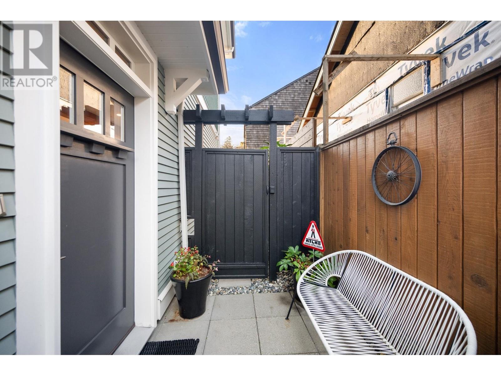 1915 Templeton Drive, Vancouver, British Columbia V5N 4V9 (26322650) Condos in Yaletown