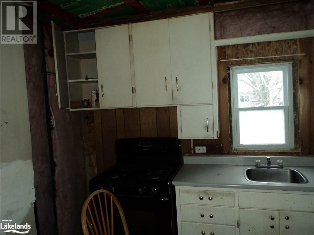 92 Westmount Drive N, Orillia, Ontario L3V 6C2 (26323080)