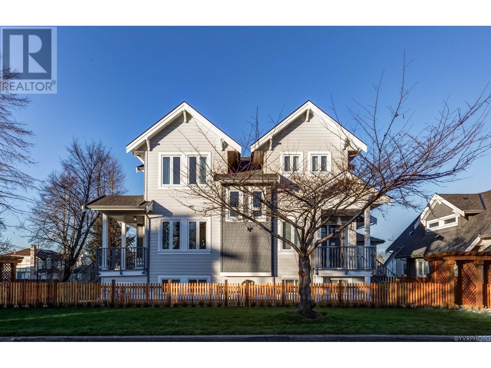 2705 E 40th Avenue, Vancouver, British Columbia  V5R 3M8 - Photo 1 - R2835571